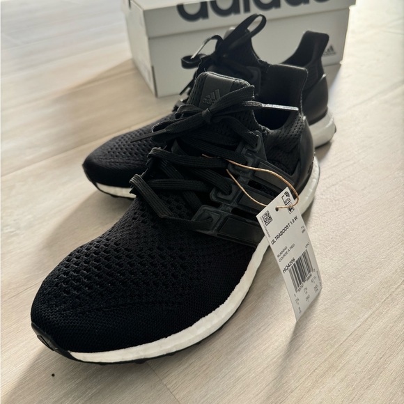 Adidas Ultraboost - Picture 1 of 7